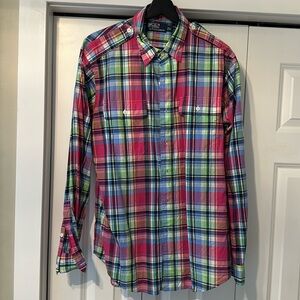 Summery military style shirt! Great look for tropical vacation